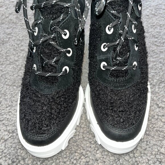 SOREL BREX HEEL COZY LACE-UP BOOTIE - FAUX SHEARLING  BLACK & WHITE EUC SIZE 7.5 - Picture 3 of 15